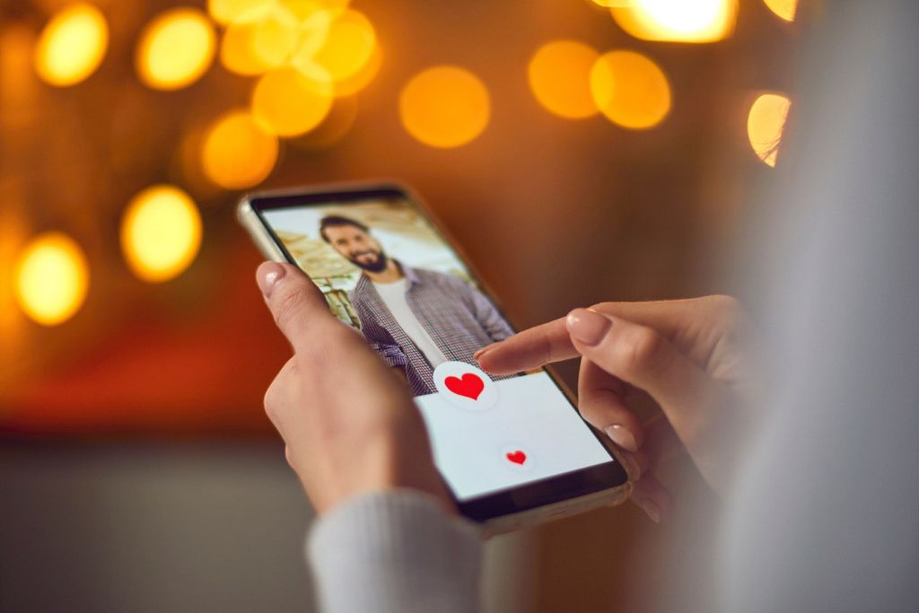 AmourMeet Dating Review 2025
